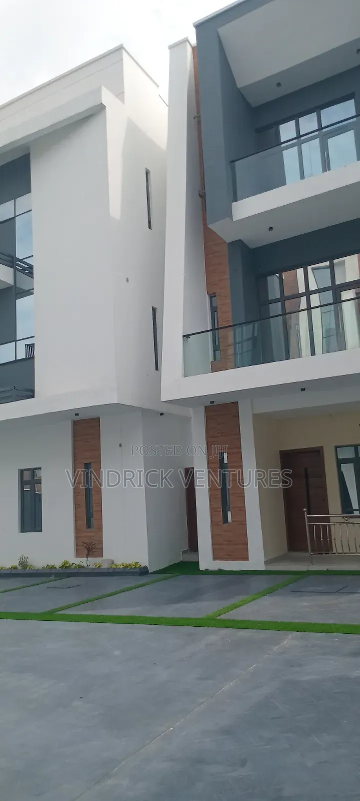 2bdrm Apartment in Lekki Scheme2 Estate for sale in Off Lekki-Epe Expressway