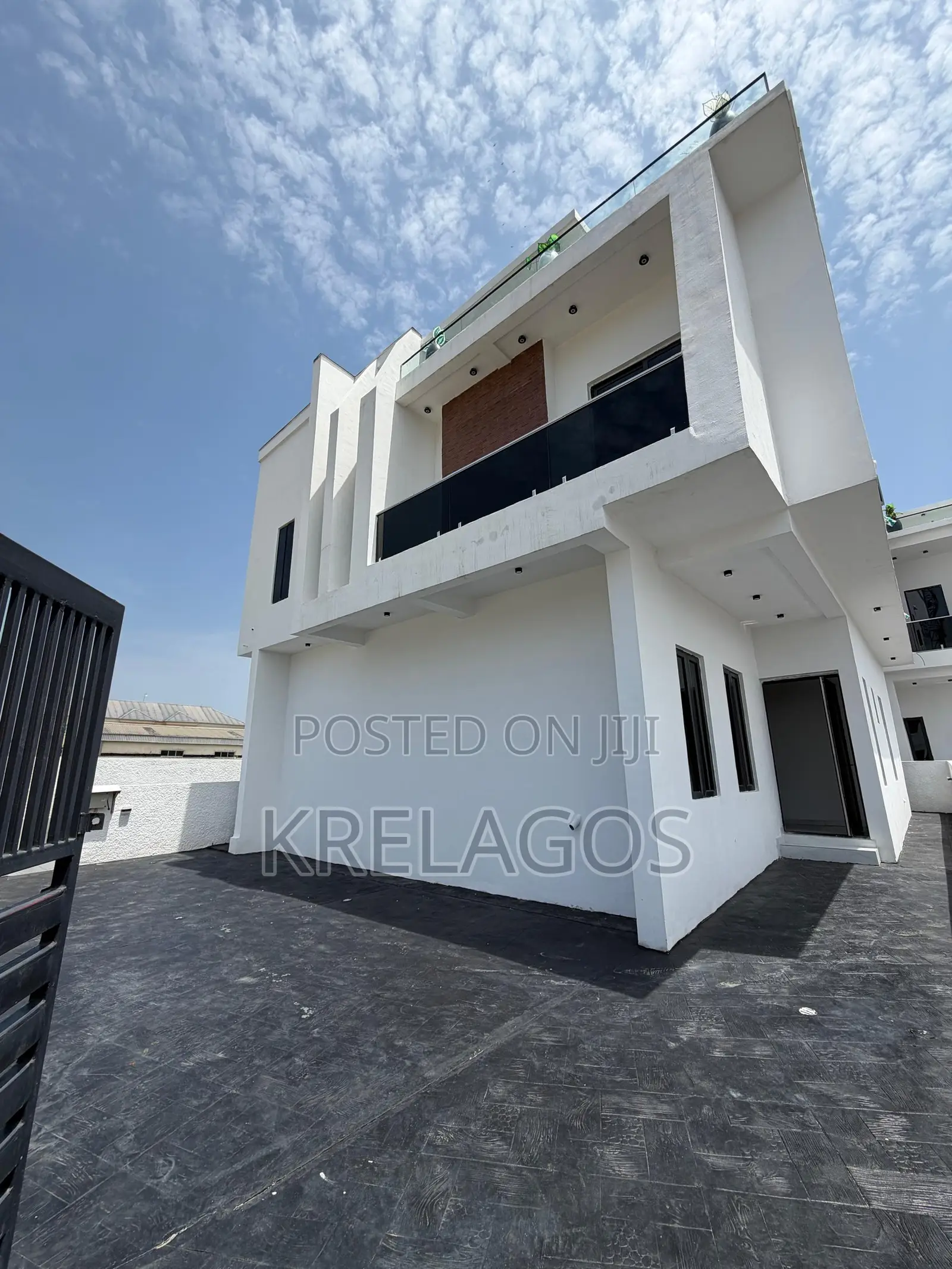 5bdrm Duplex in Sangotedo for sale in Sangotedo