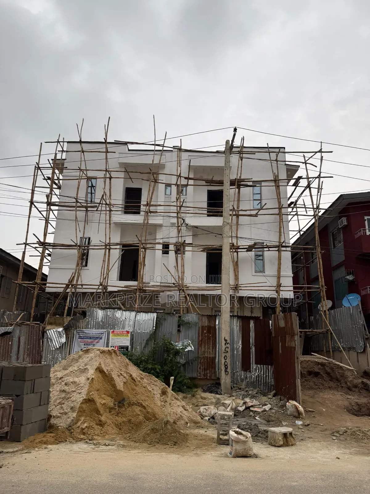 4bdrm Duplex in Gbagada Lagos for sale in Oworonshoki / Gbagada