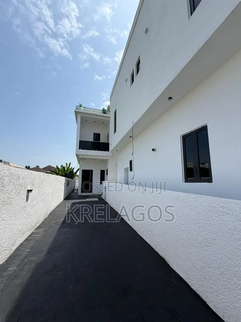 4bdrm Duplex in Sangotedo for sale in Sangotedo