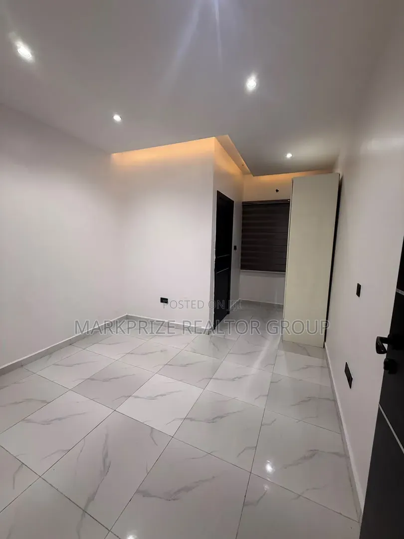 2bdrm Apartment in Lekki Phase 1 for sale in Lekki Phase 1