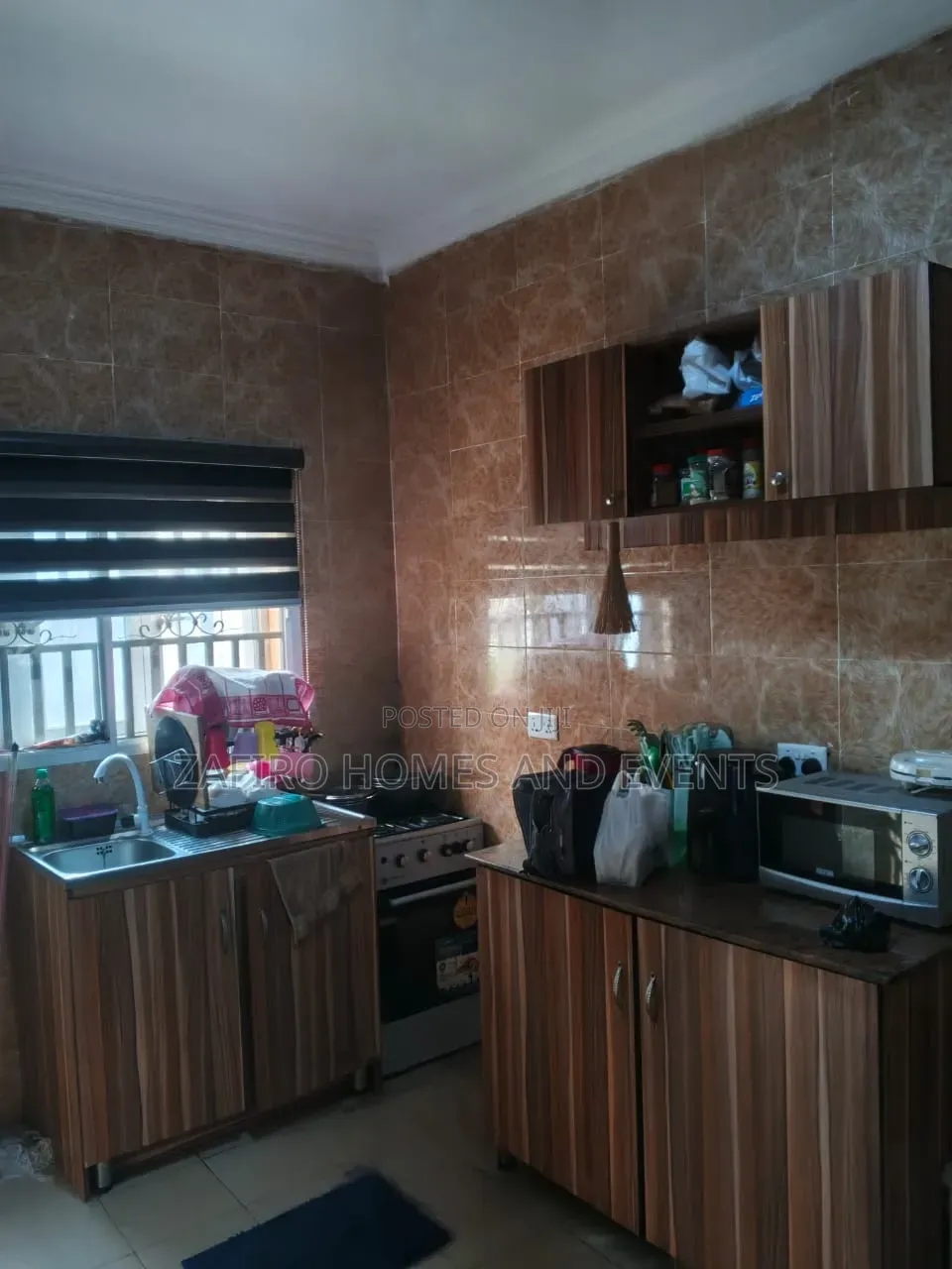 8bdrm Block of Flats in Olude Estate Oluyole, Apata for sale in Apata