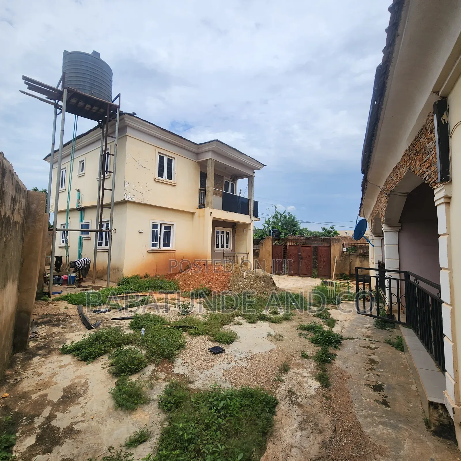 2bdrm Block of Flats in Elewuro, Olohunda for sale in Akobo