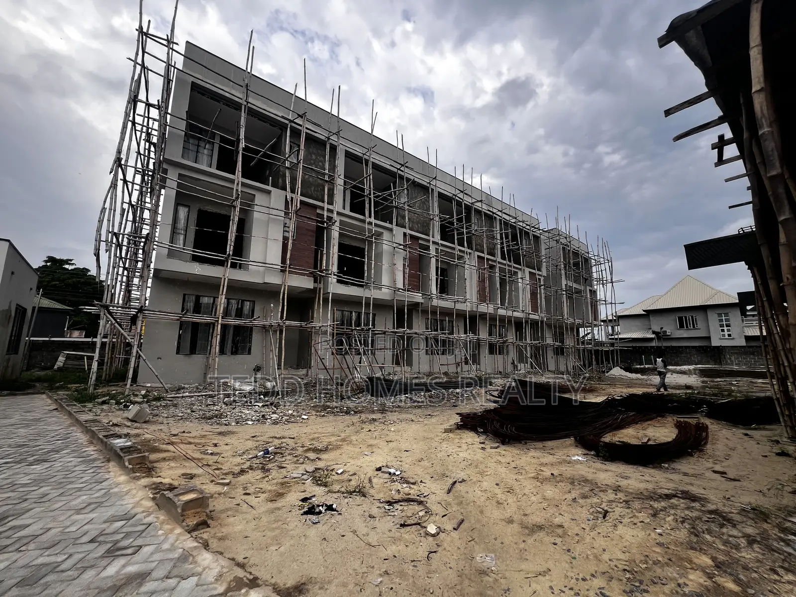 4bdrm Duplex in Heirs Residence, Off Lekki-Epe Expressway for sale in Off Lekki-Epe Expressway