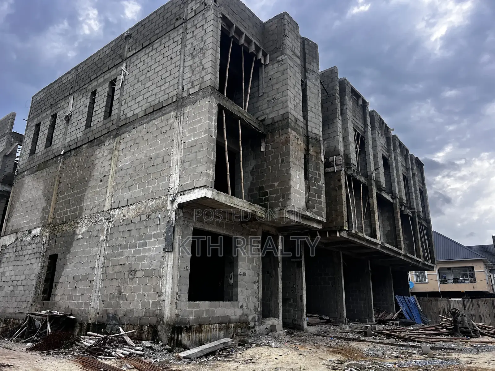 4bdrm Duplex in Heirs Residence, Off Lekki-Epe Expressway for sale in Off Lekki-Epe Expressway