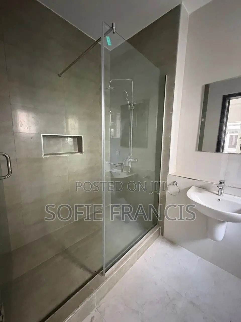 4bdrm Duplex in Osapa for rent in Osapa london