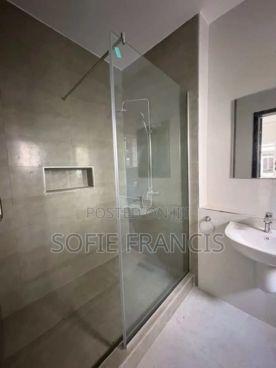 4bdrm Duplex in Osapa for rent in Osapa london