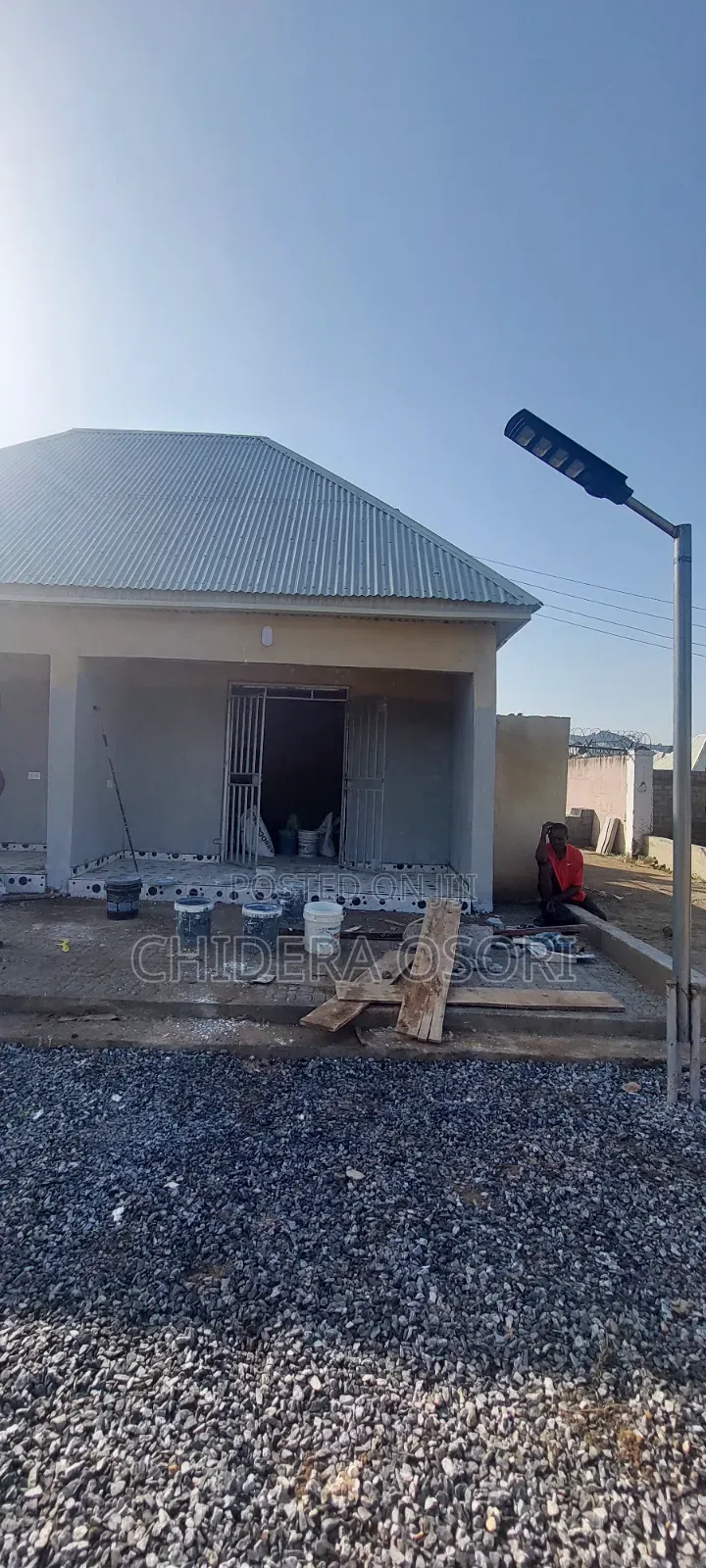 Spacious Shop/Office Space for Rent at Dutse in Dutse-Alhaji