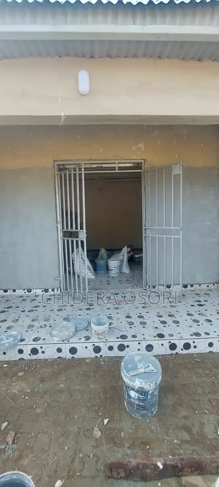 Spacious Shop/Office Space for Rent at Dutse in Dutse-Alhaji