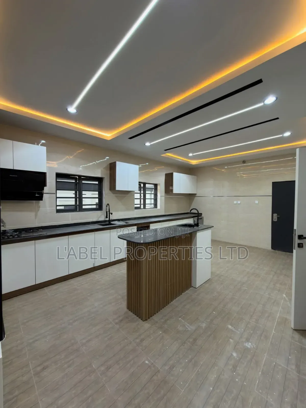 6bdrm Duplex in Dakwo District Abuja for sale in Dakwo District