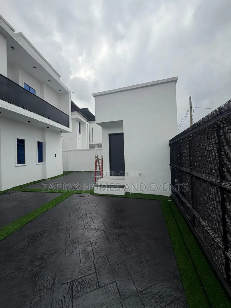 5bdrm Duplex in Blue Gate, Oluyole for sale in Oluyole Estate