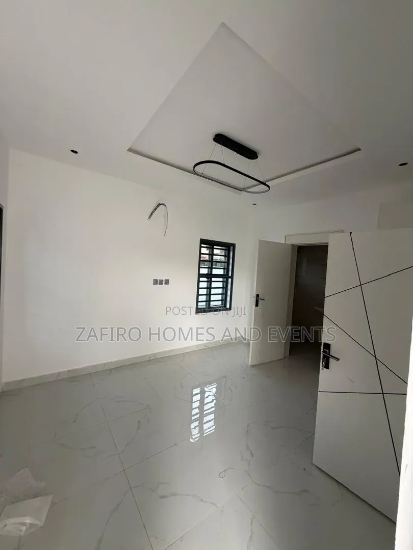 5bdrm Duplex in Blue Gate, Oluyole for sale in Oluyole Estate
