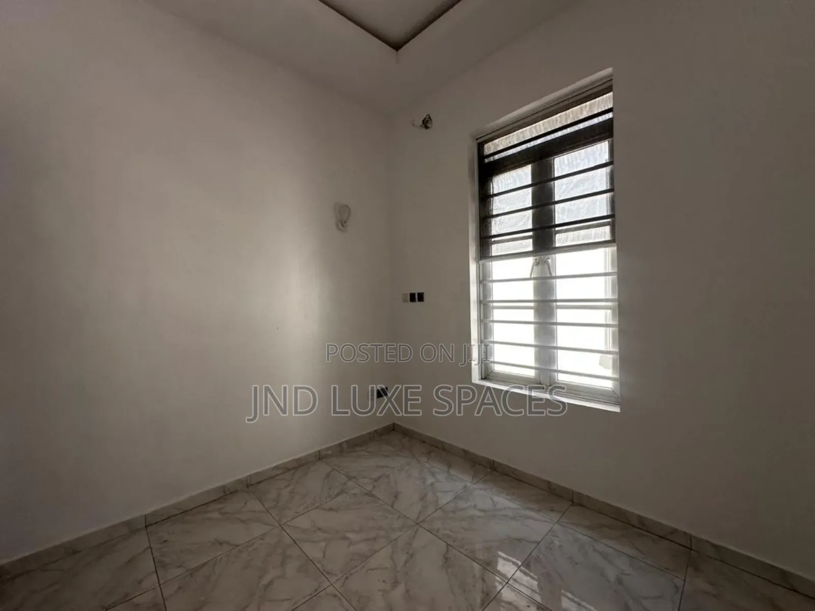 4bdrm Duplex in Chevron for rent in Chevron