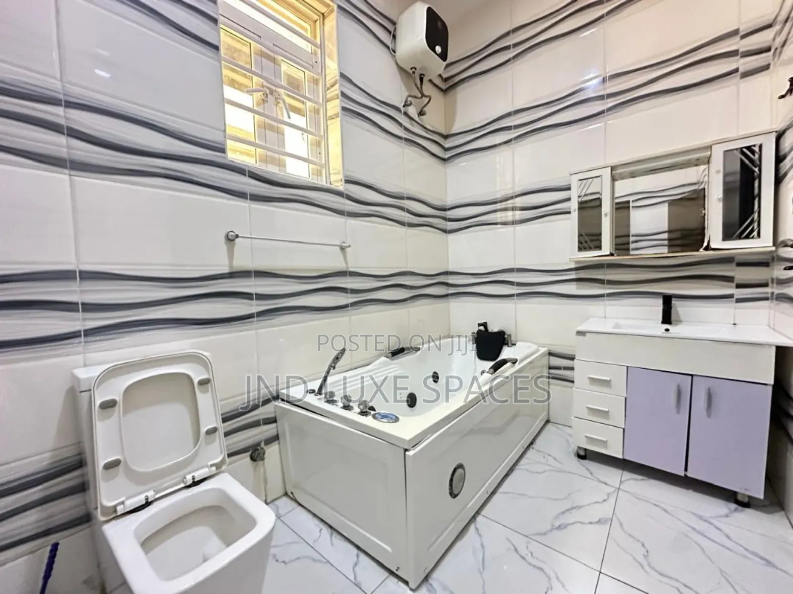 4bdrm Duplex in Chevron for rent in Chevron