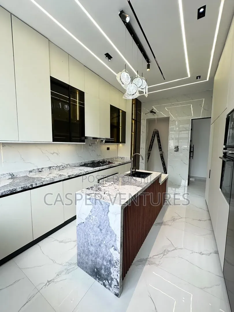 5bdrm Duplex in Freedom, Lekki Phase 1 for sale in Lekki Phase 1