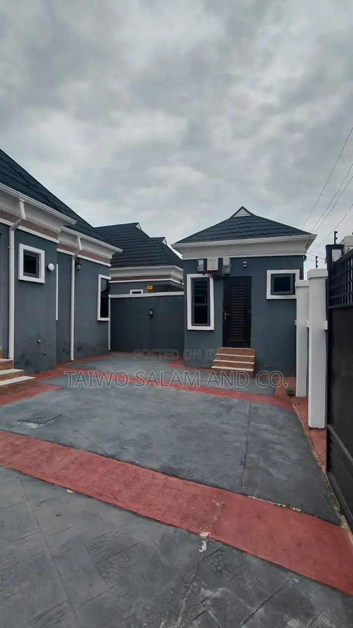 Furnished 3bdrm Bungalow in Jericho for sale in Jericho