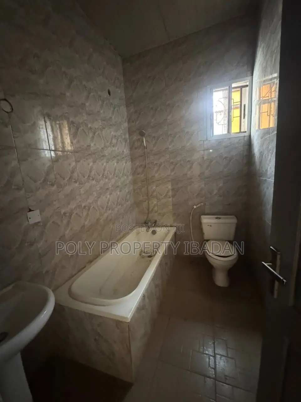 3bdrm Apartment in Oluyole Estate for rent in Oluyole Estate