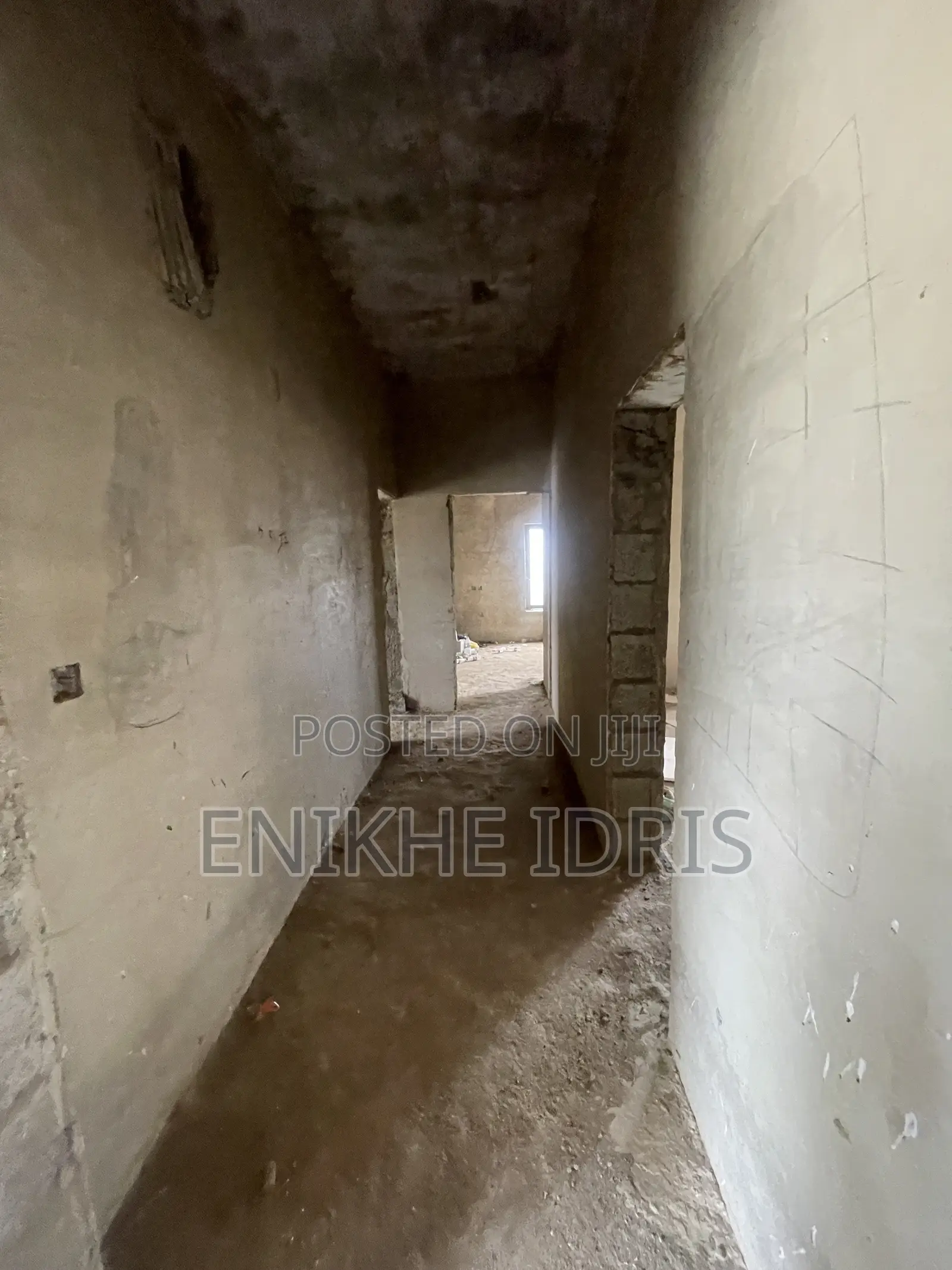 4bdrm Townhouse/Terrace in Express, Lugbe District for sale in Lugbe District