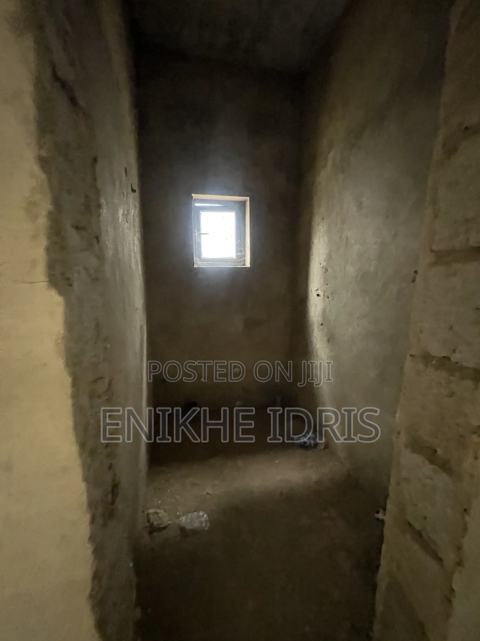 4bdrm Townhouse/Terrace in Express, Lugbe District for sale in Lugbe District