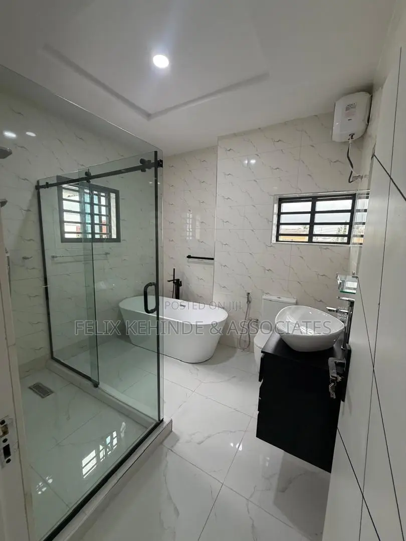 5bdrm Duplex in Blue Gate, Oluyole for sale in Oluyole