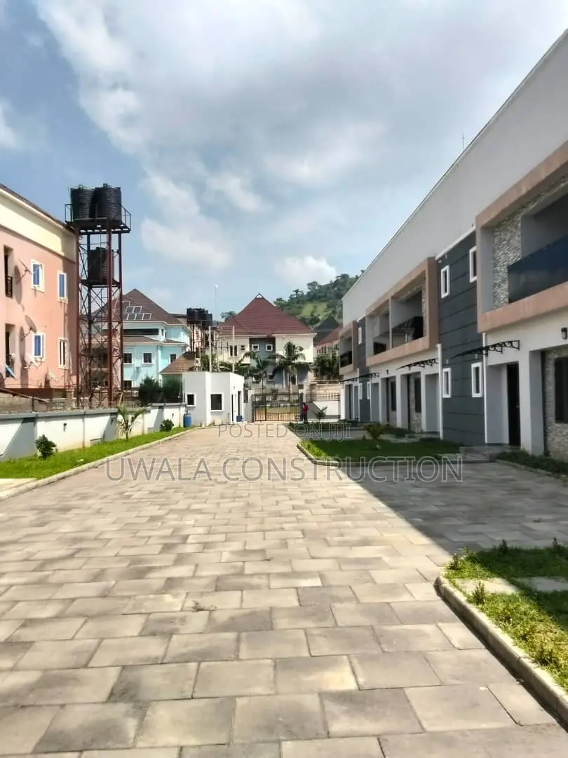 3bdrm Townhouse/Terrace in Dawaki for sale in Dawaki
