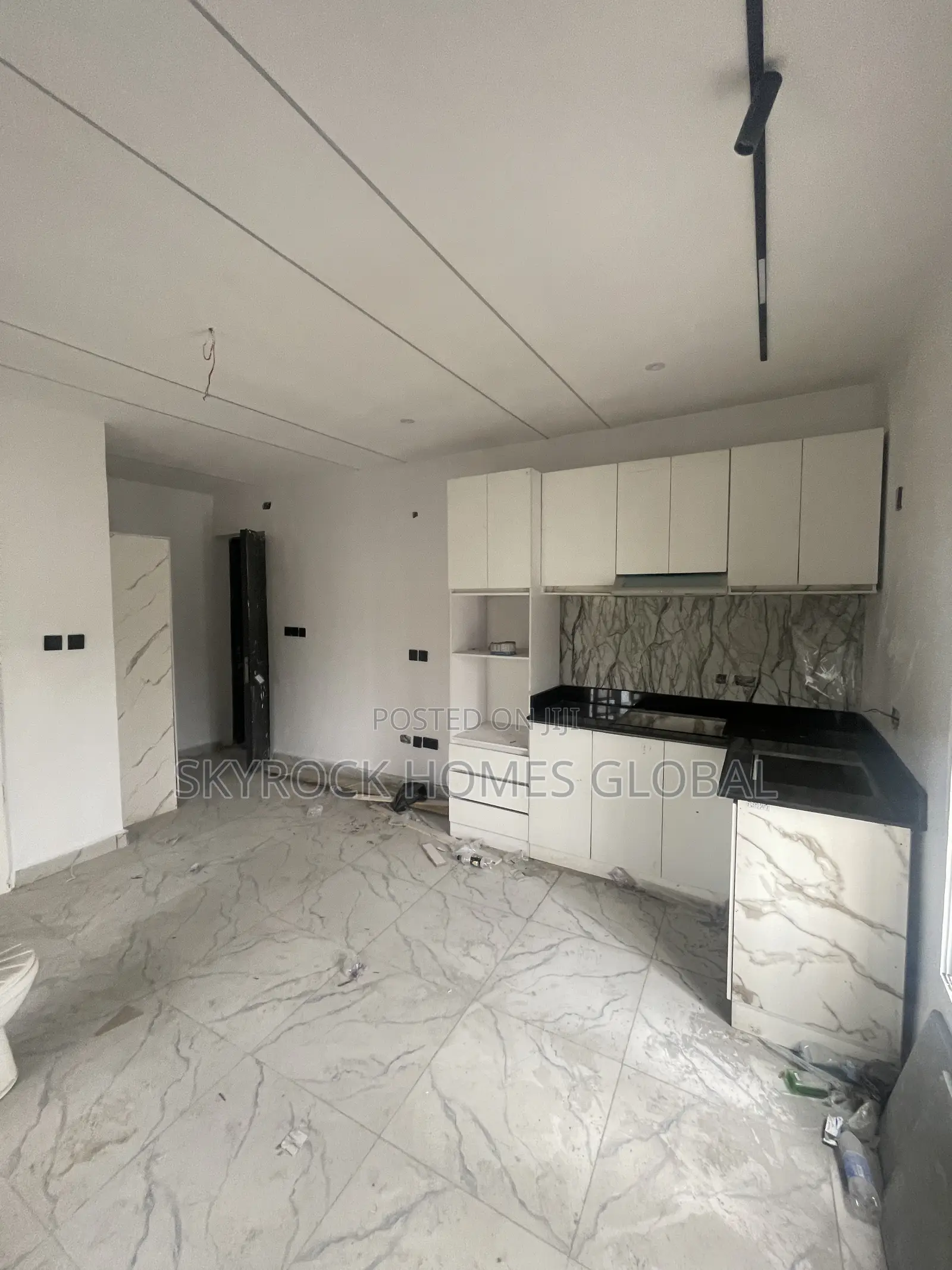 1bdrm Apartment in Igbo-efon for sale in Igbo-efon
