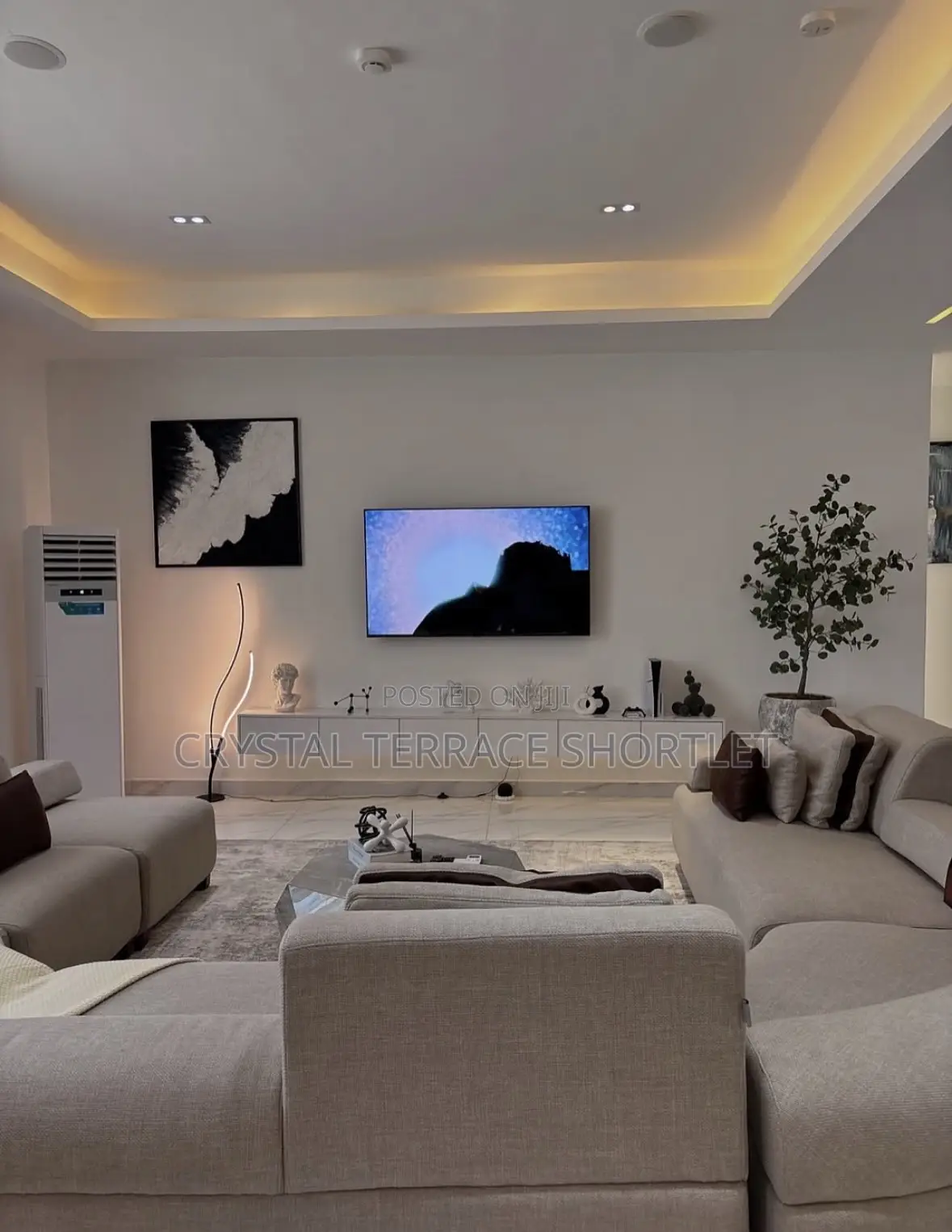 Cozy Two Bedroom Shortlet Apartment in Lekki Phase 1