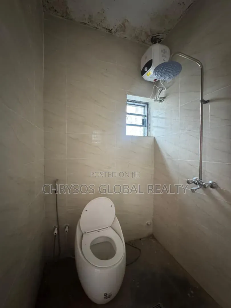 2bdrm Block of Flats in Kolapo Ishola Gra for rent in Akobo