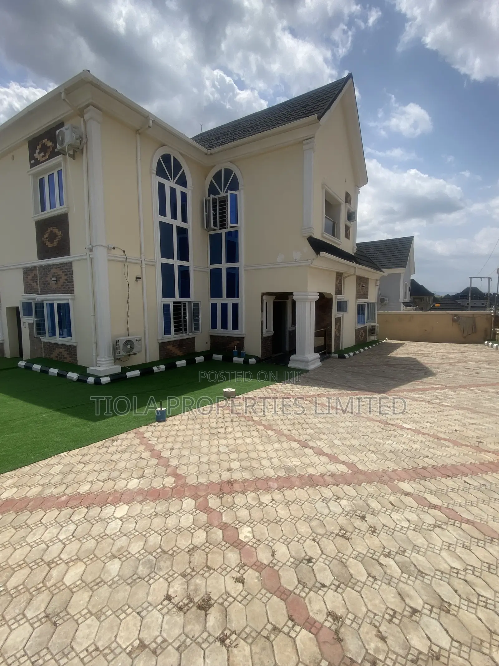 6bdrm Duplex in Fortress Estate, Sabon Lugbe for rent in Sabon Lugbe