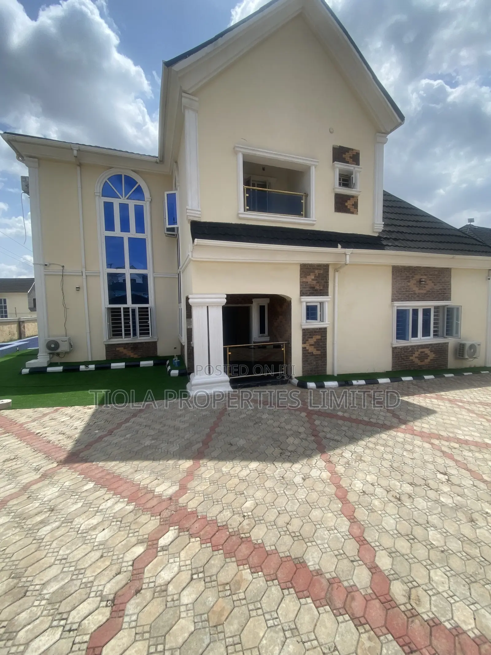 6bdrm Duplex in Fortress Estate, Sabon Lugbe for rent in Sabon Lugbe