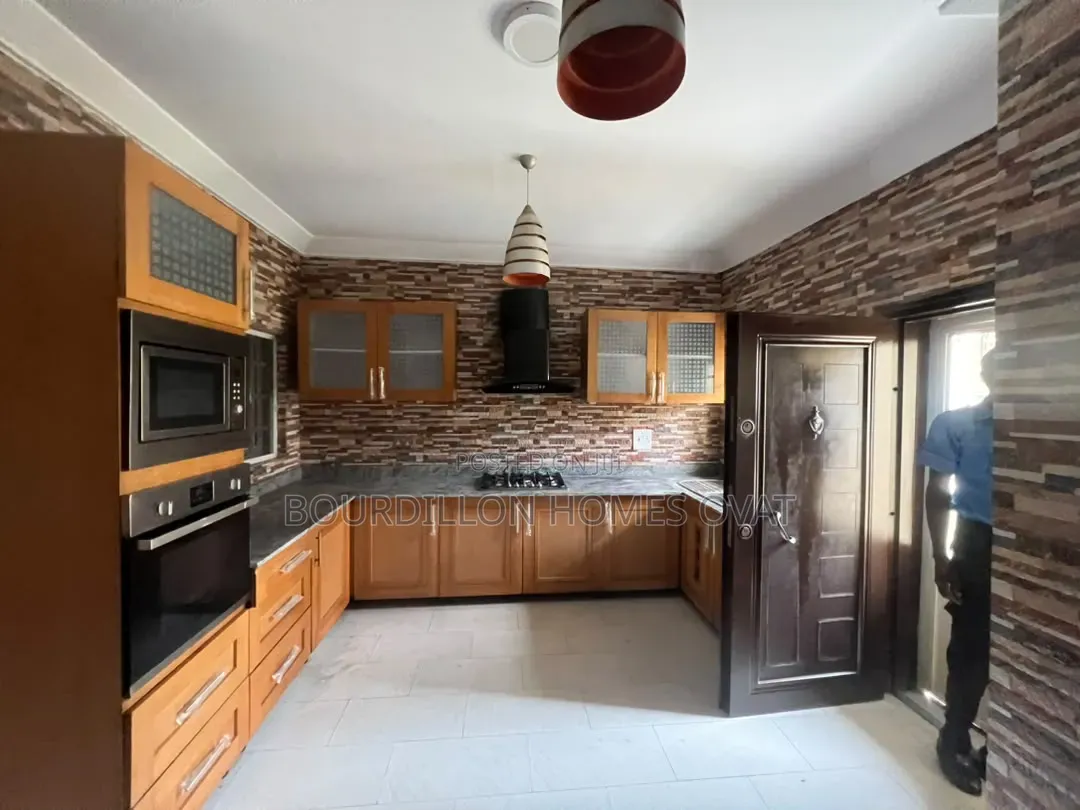 4bdrm Duplex in Oniru Victoria for rent in Victoria Island
