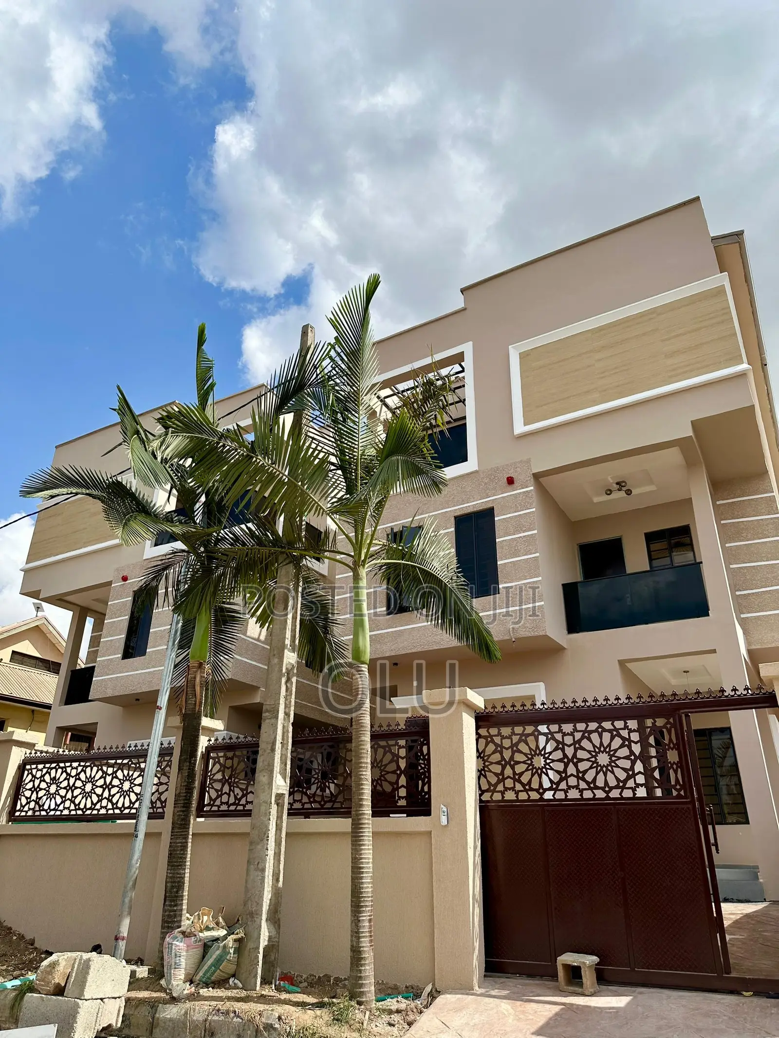 5bdrm Duplex in Omole Estate Ph1 for sale in Omole Phase 1