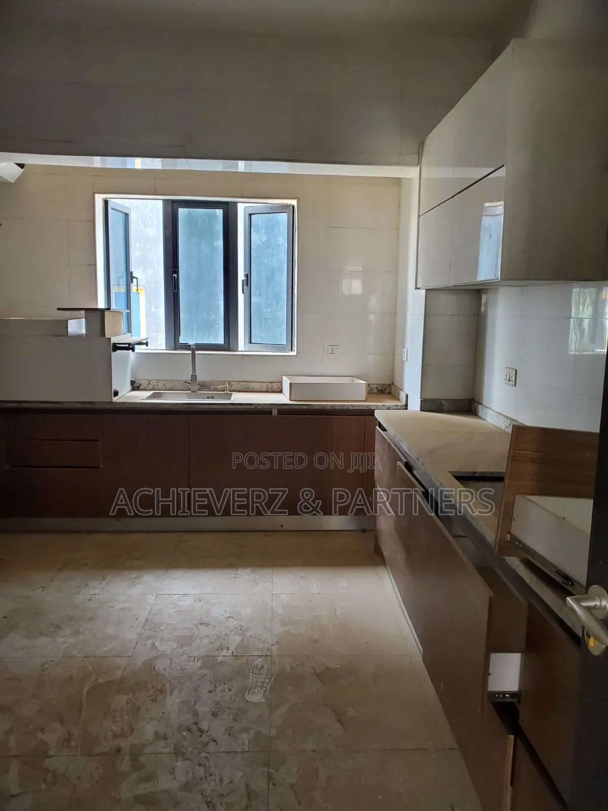 3bdrm Duplex in Mabushi for sale in Mabushi