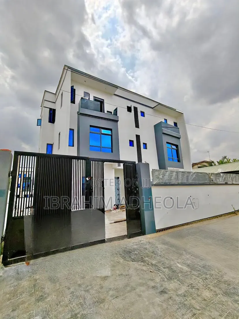 4bdrm Duplex in Opebi for sale in Opebi