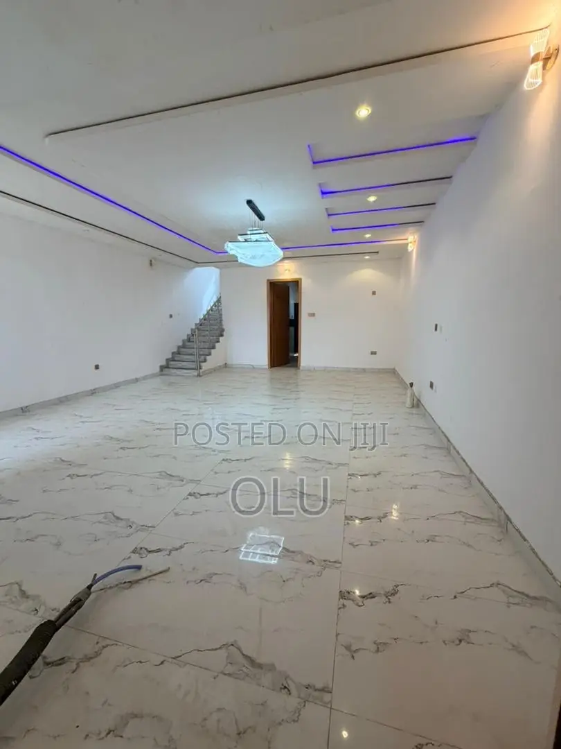 4bdrm Mansion in Oko Oba for sale in Oko-Oba