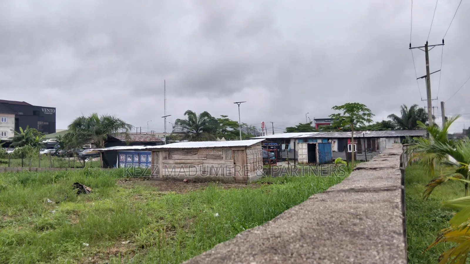 For Sale : 3 1⁄2 Plots 3 Poles Off Dr Peter Odili Major Road, Ph in New Layout