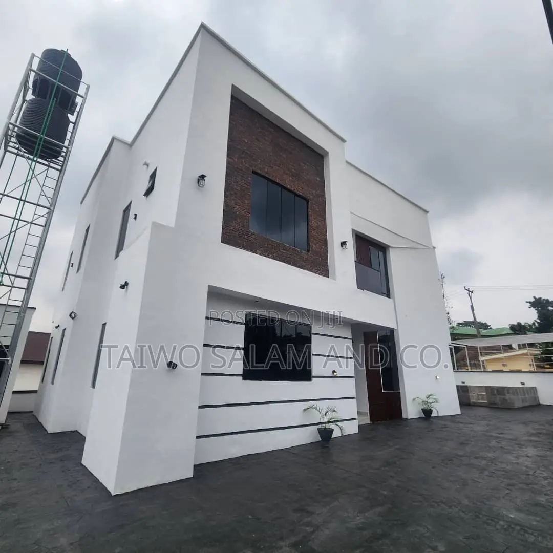 5bdrm Duplex in Agodi for sale in Agodi