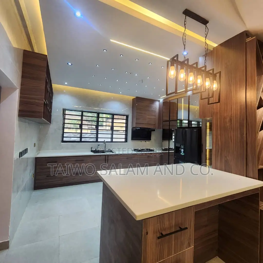 5bdrm Duplex in Agodi for sale in Agodi