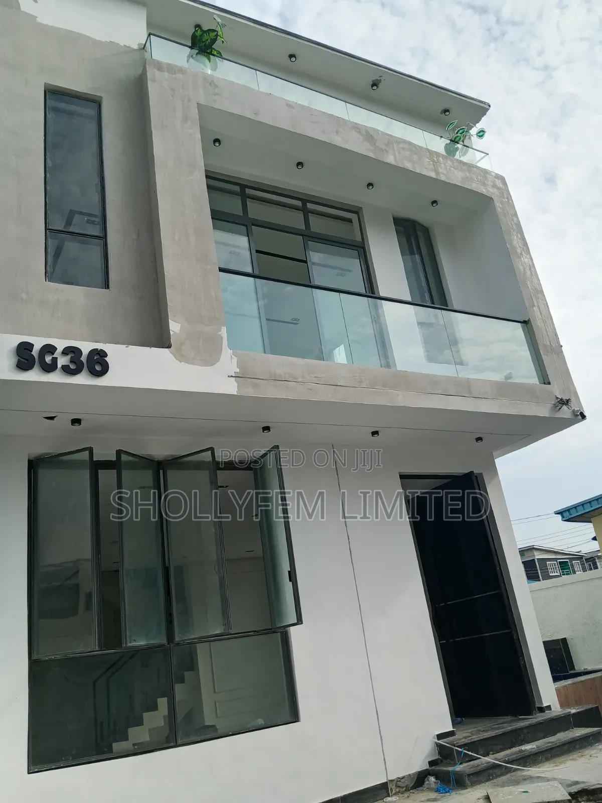 Furnished 4bdrm Duplex in Daffodil Estate, Chevron for sale in Chevron