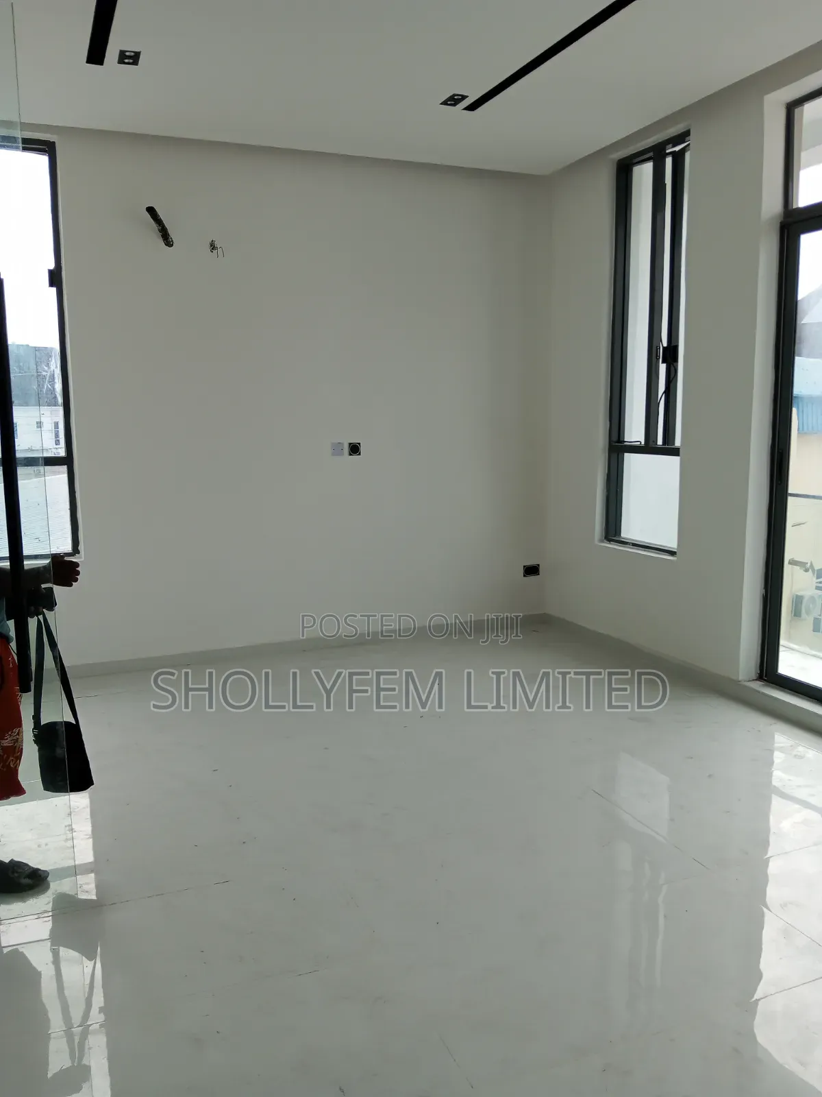 Furnished 4bdrm Duplex in Daffodil Estate, Chevron for sale in Chevron