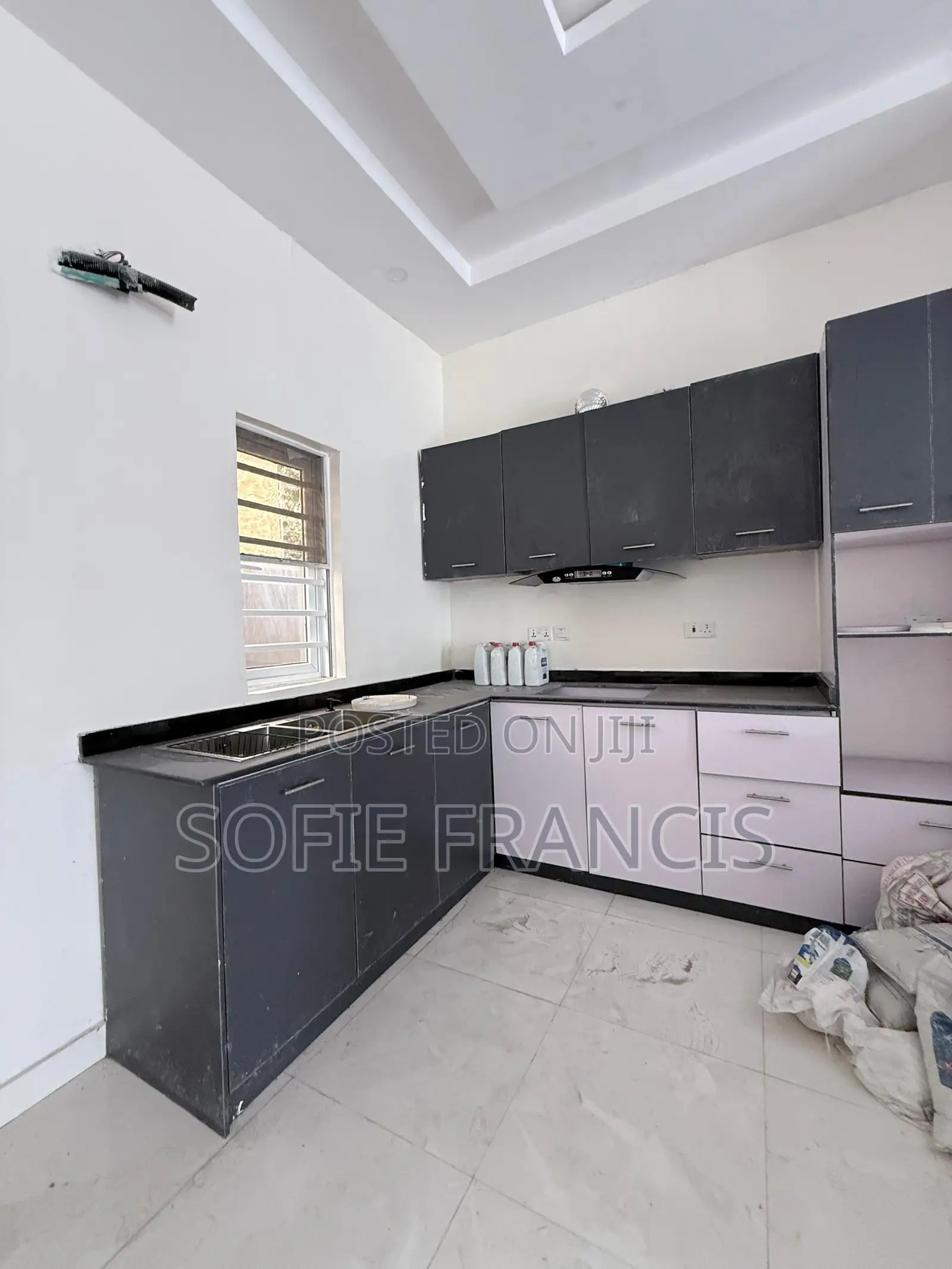 3bdrm Duplex in Ikota for rent in Ikota