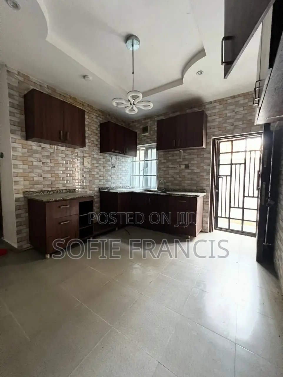 3bdrm Duplex in Ogombo for rent in Ogombo