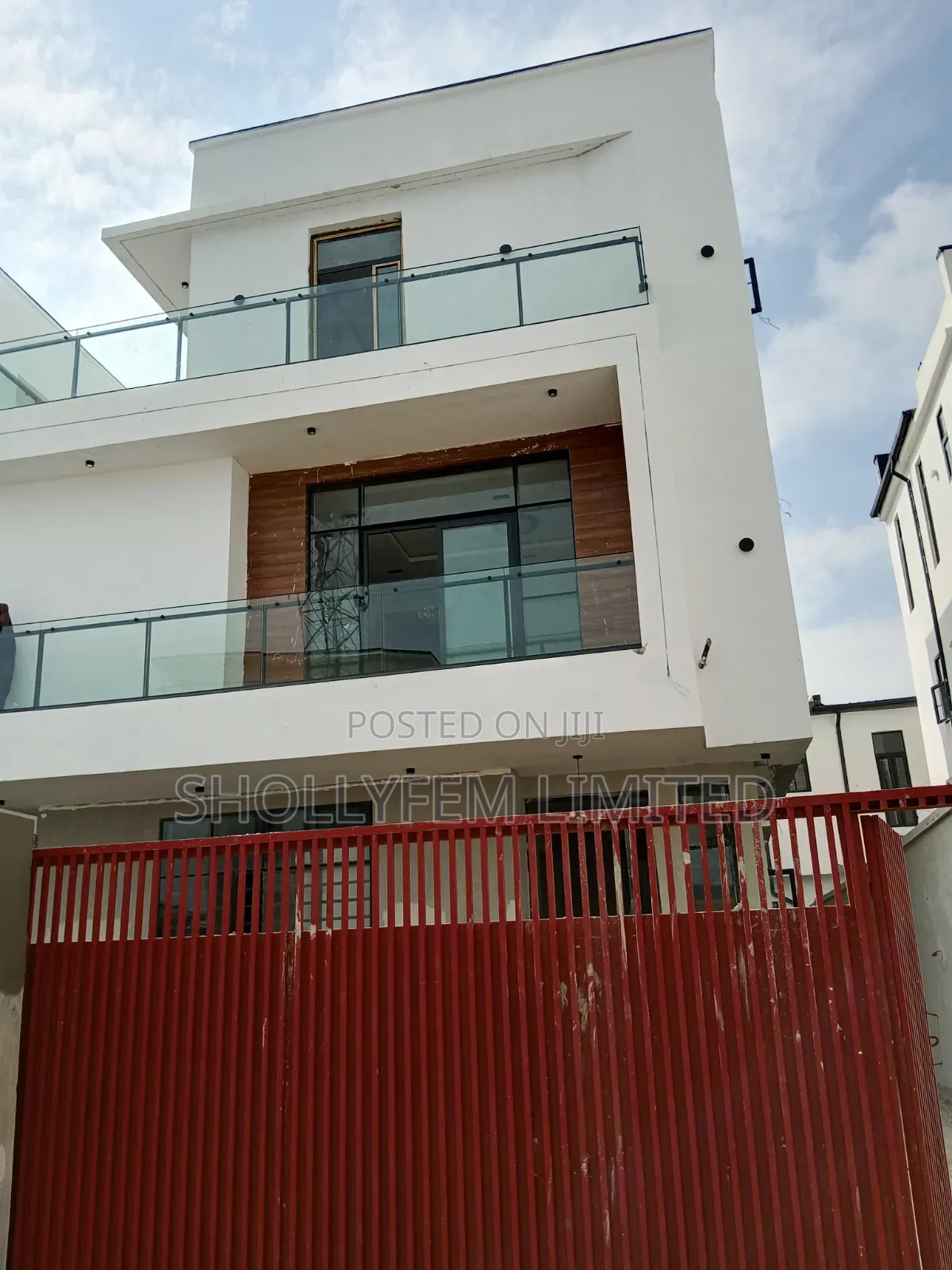 Furnished 5bdrm Duplex in Daffodil Estate, Chevron for sale in Chevron