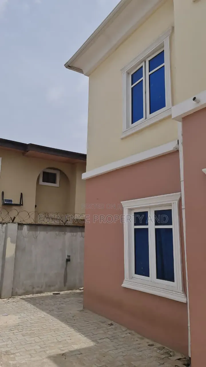 3bdrm Block of Flats in Paseda, Awoyaya for sale in Awoyaya