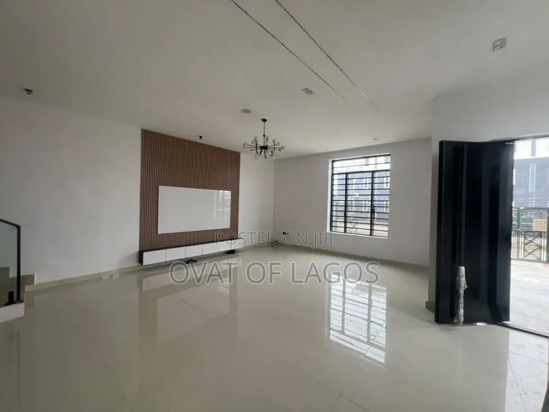 4bdrm Duplex in Lekki Scheme 2 for sale in Lekki Phase 2