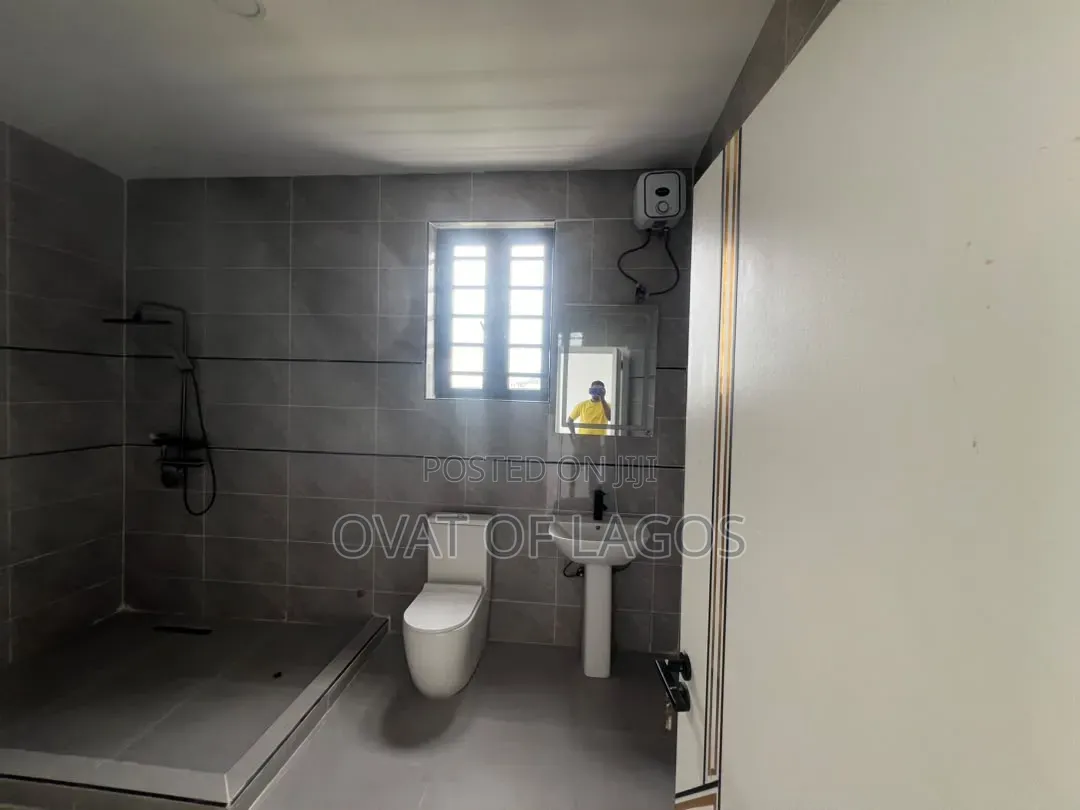 4bdrm Duplex in Lekki Scheme 2 for sale in Lekki Phase 2
