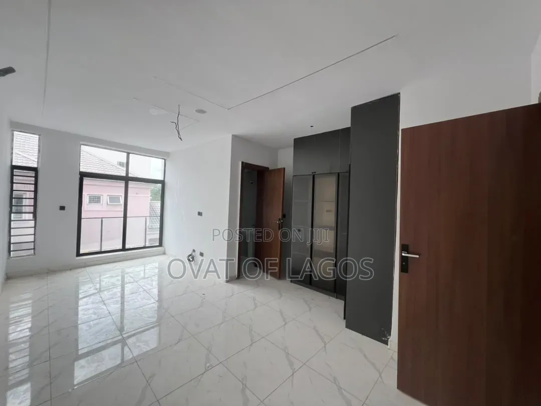 2bdrm Duplex in Lekki Scheme 2 for sale in Lekki Phase 2