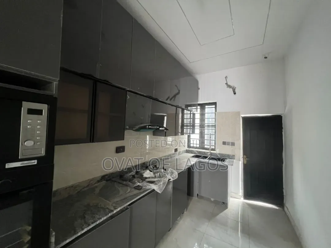 4bdrm Duplex in Lekki Scheme 2 for sale in Lekki Phase 2