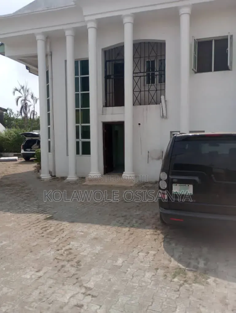 4bdrm Duplex in Ikota for sale in Ikota