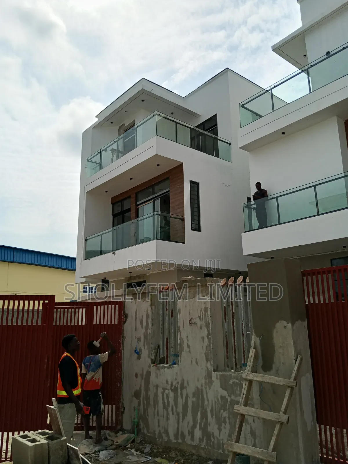 Furnished 5bdrm Duplex in Daffodil Estate, Chevron for sale in Chevron
